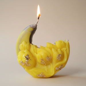 crescent moon candle – vanilla scented
